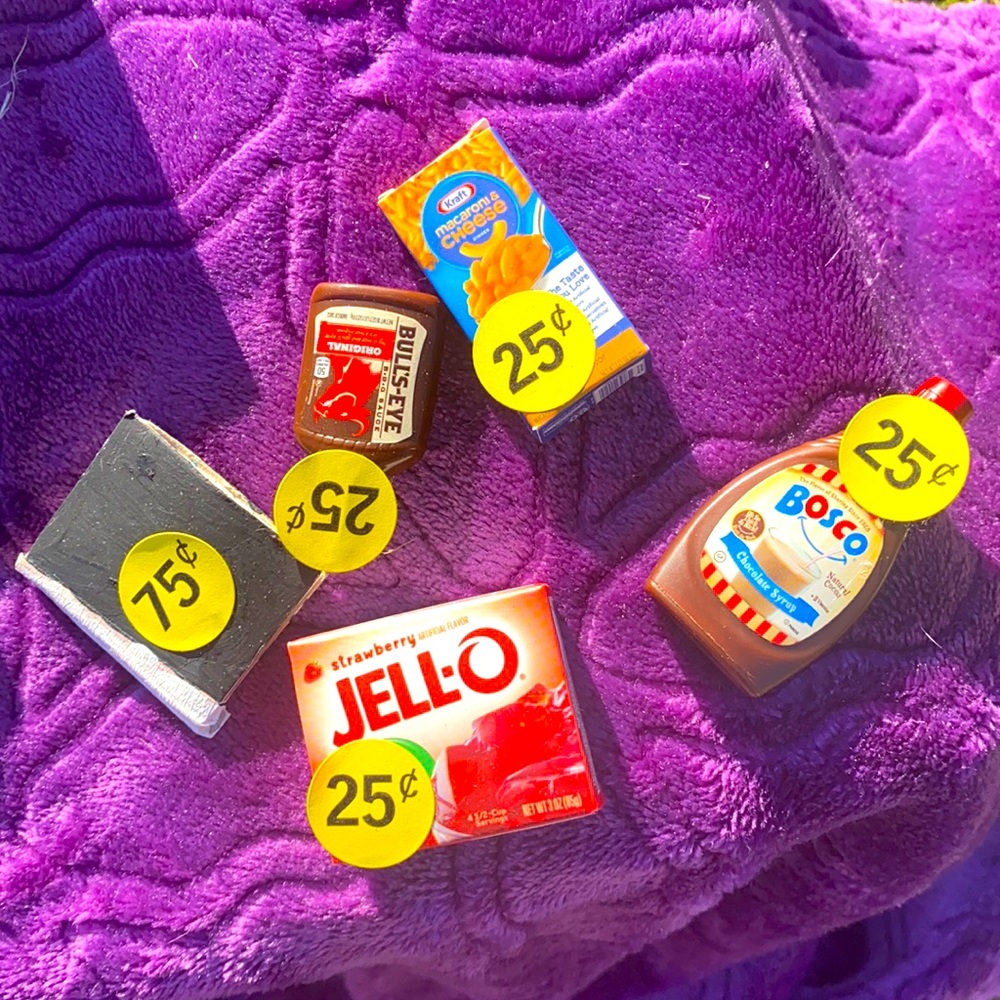 Mini brands/things
